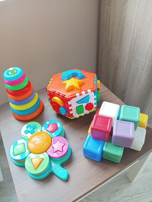 Лот с бебешки играчки