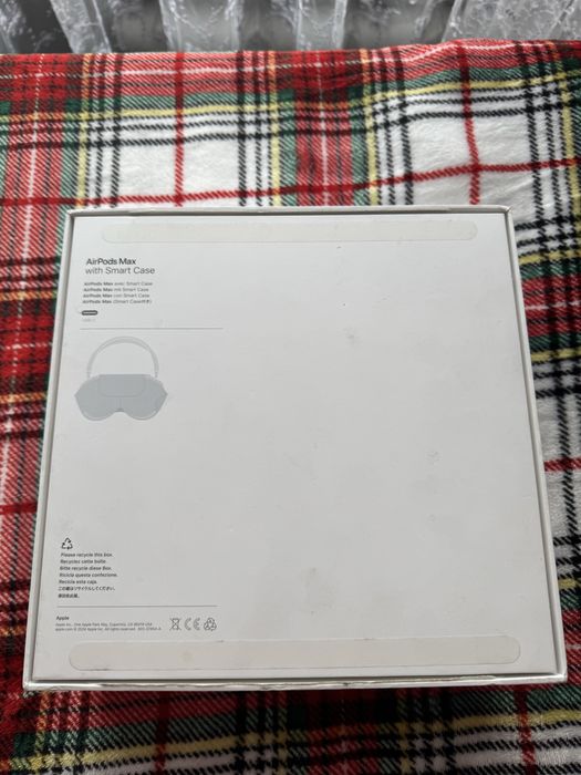 продам Airpods Max 2 поколения