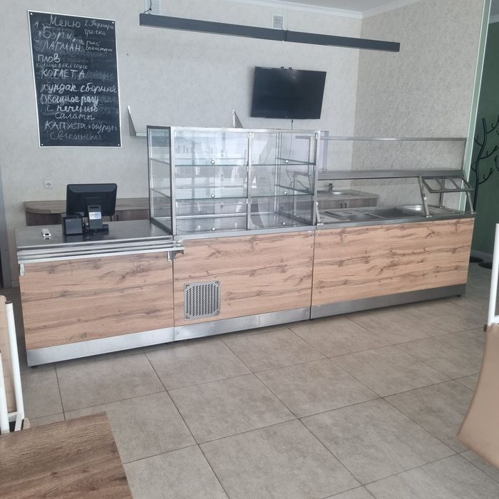 Продам оборудование и мебель для кафе.