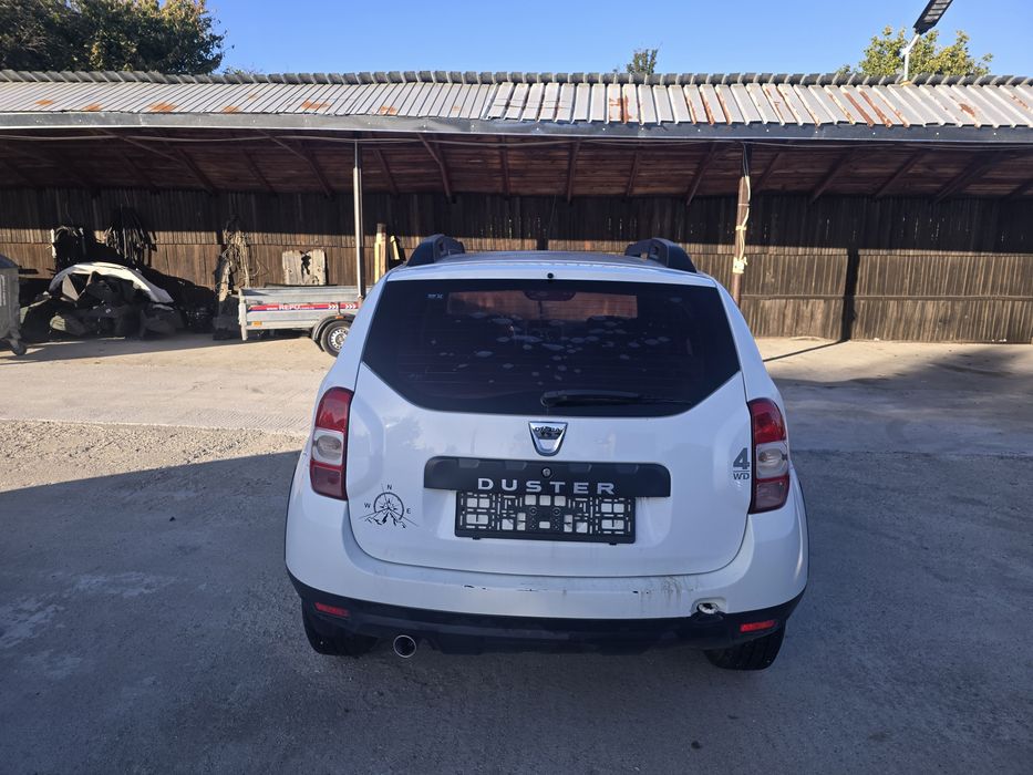 Dezmembrez Dacia Duster 1.5 dci 4x4 2015 volan stanga