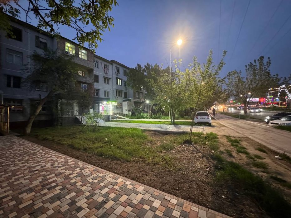Юнусабад 13 квартал 2/1/4 вдоль дороги