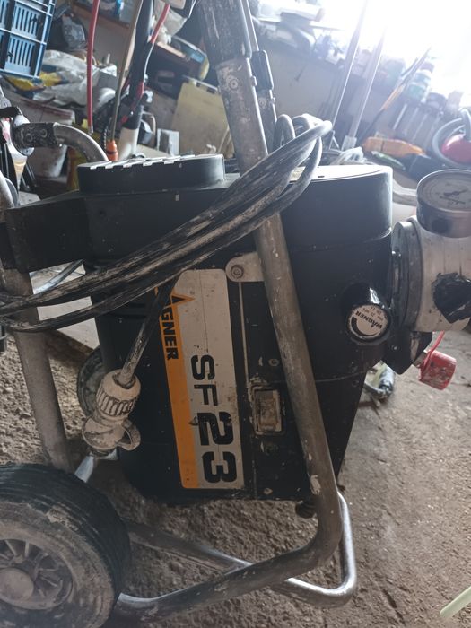 Închiriez pompă pentru zugrăvit airless profesională WAGNER SF 23