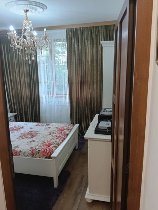 Închiriez camera la bloc