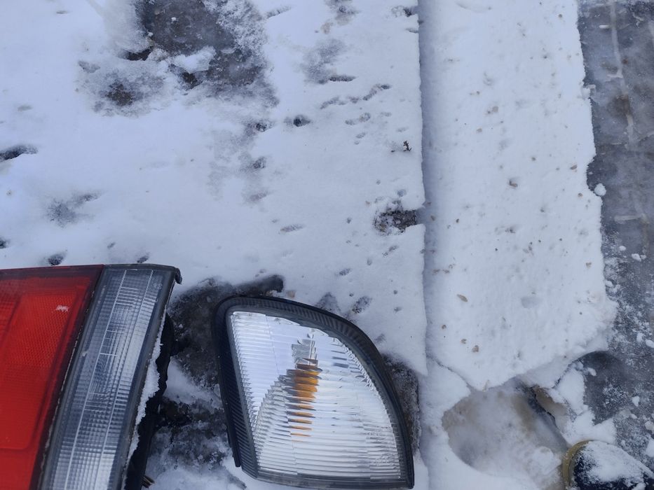 Ляв и сто п и ляв и десен мигач за subaru forester 2000 година