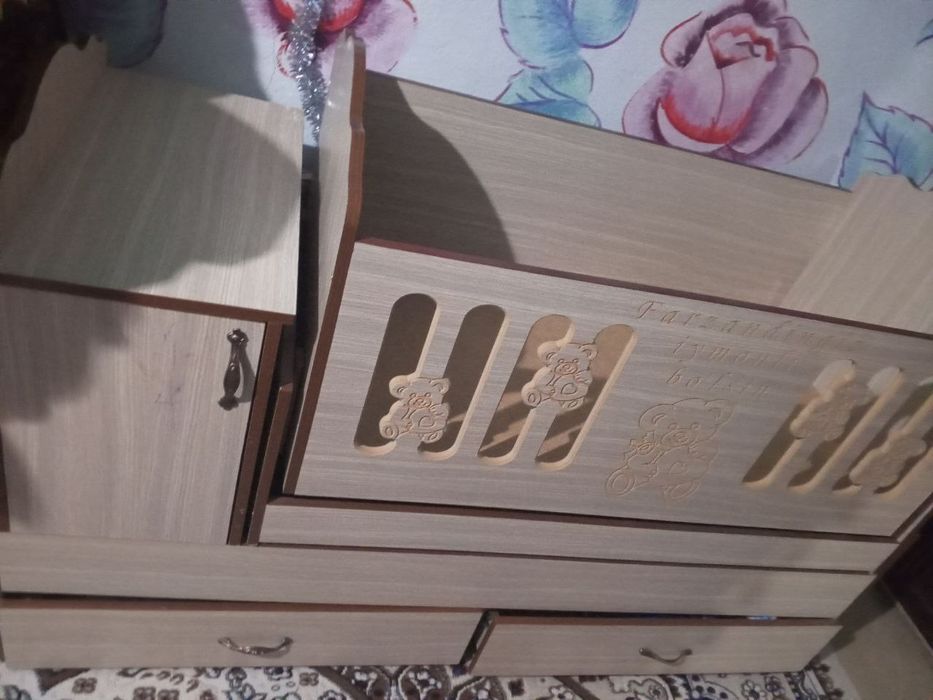 Detskiy kravat  xolati yaxshi xam  lyulka xam kravat   2qavatli pastin