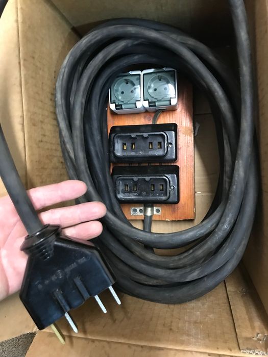 Кабел удължител разклонител