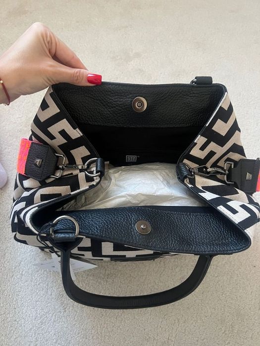 Страхотна дамска чанта!