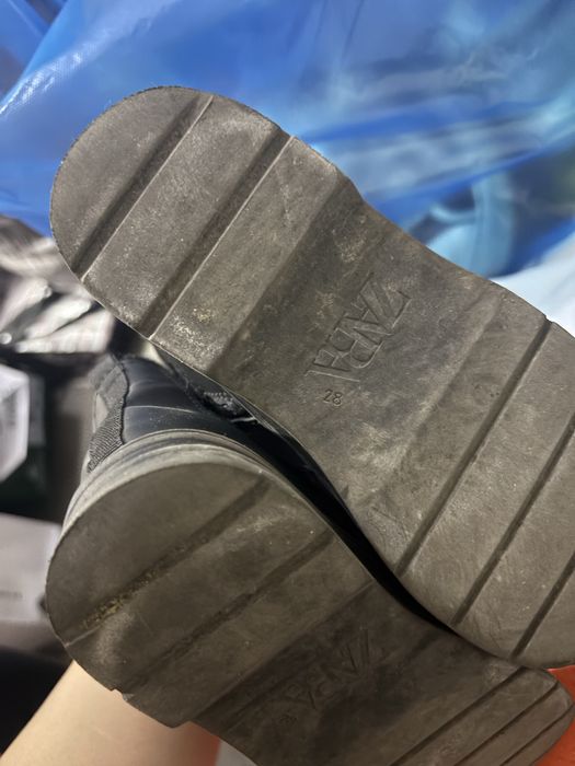 Продам детскую обувь