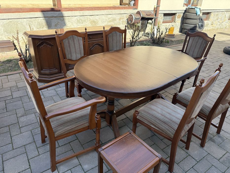 Vând masă lemn masiv 12 persoane cu 6 scaune