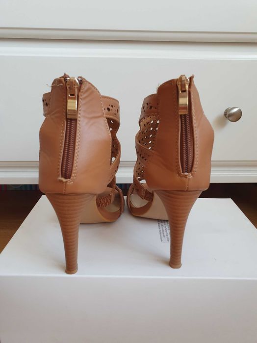 Sandale Maro, cu toc