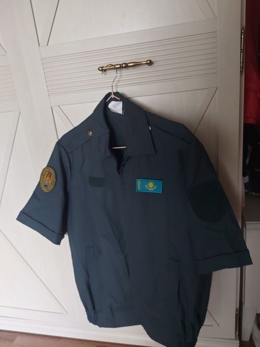 Продам китель,парадные костюмы,рубашки,