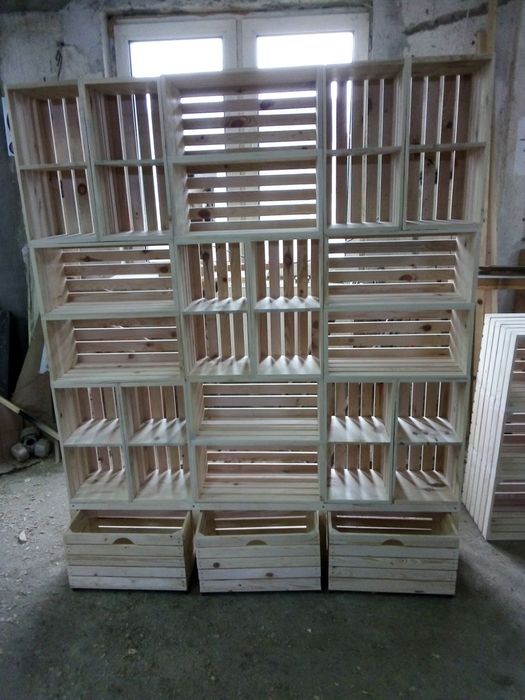 Стелаж, секция от дървени щайги