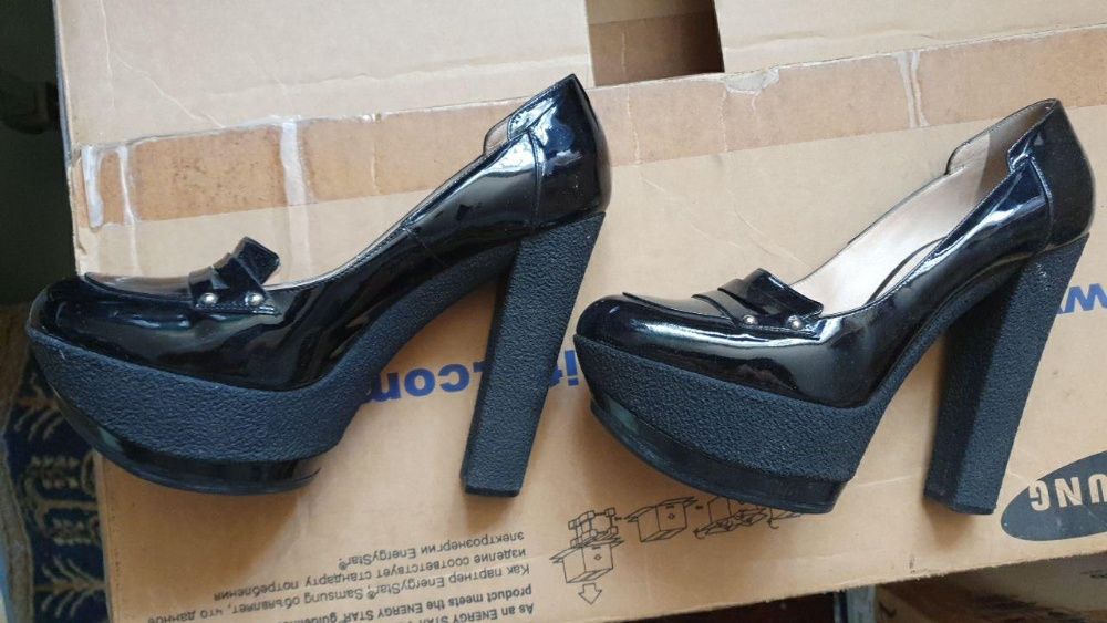 Туфли женские фирменные