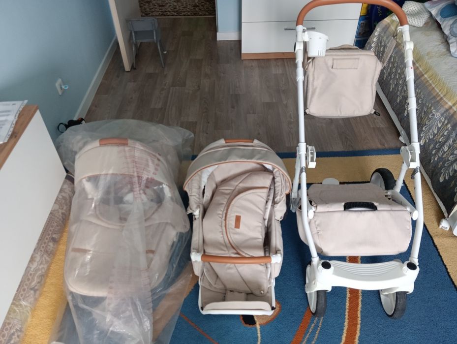 Продам коляску Adamex