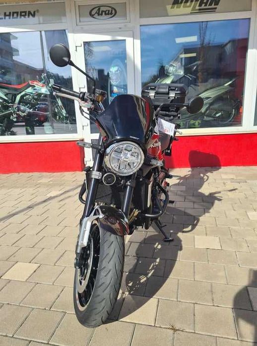Cocmotors vinde cu garantie Kawasaki Z900RS, 2019, 112cp, accesorizata