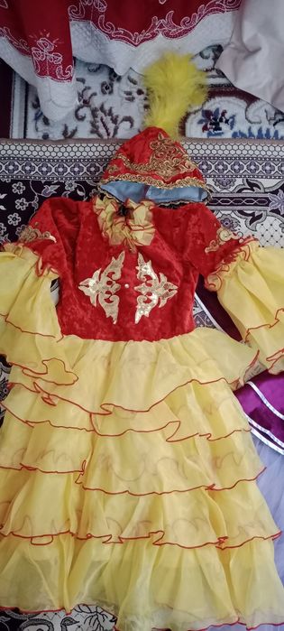 Қазақша киімдер сатылады