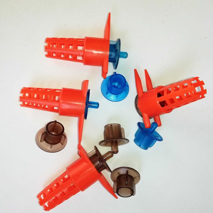 Предпазител пчелни маточни, чашки и държач