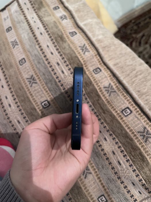 iPhone 12 синий