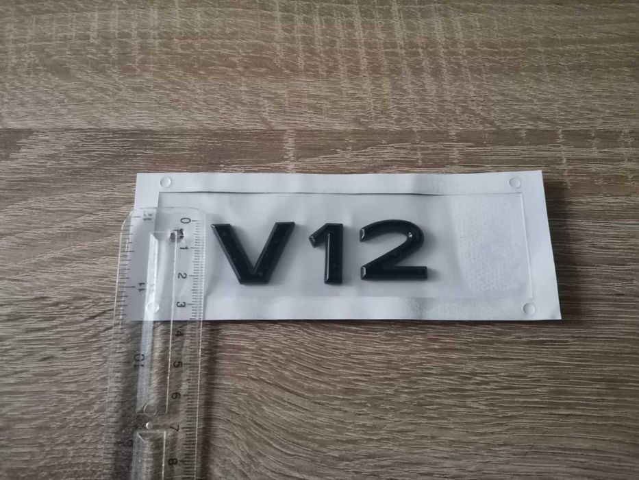 черен надпис Mercedes Maybach V12 нов фонт