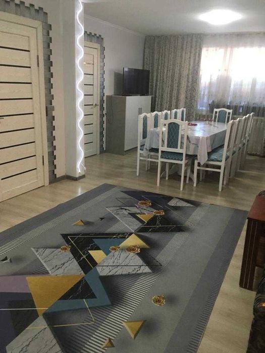 Сдаётся 3 комнатная квартира