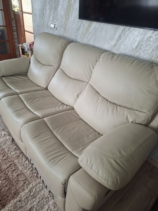 Canapele piele naturala cu recliner