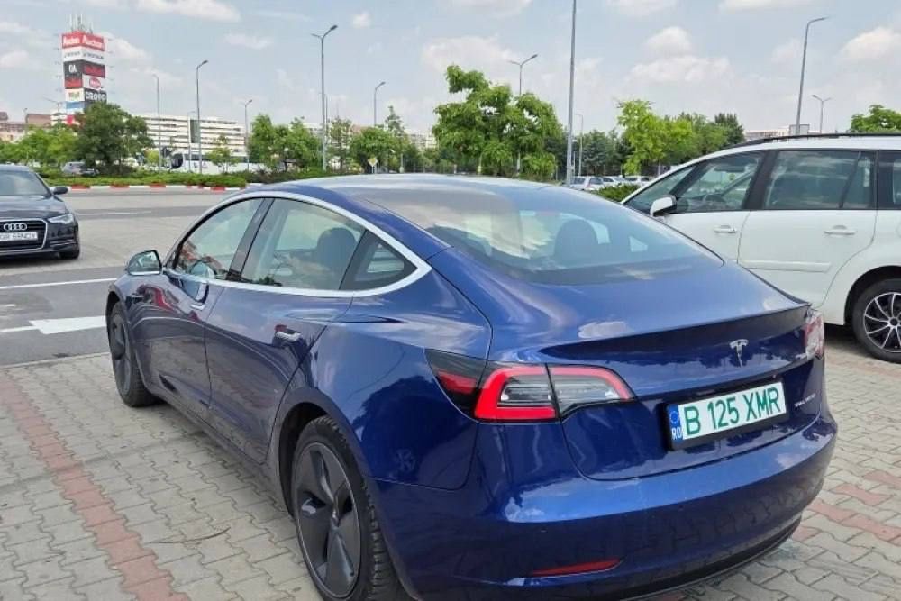 Tesla model 3 long range
