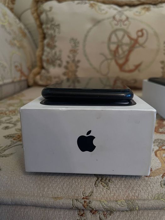 Iphone Xr продам 64гб 100акб