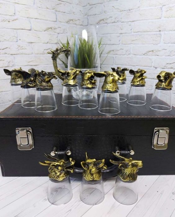 Рюмки перевертыши с графином в кейсе