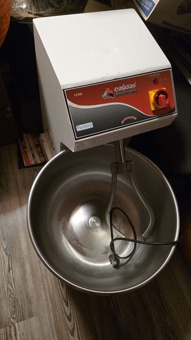 Продавам Тестобъркалка