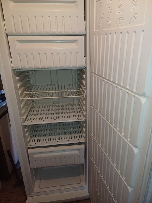 Продам морозилник INDESIT очень отличном состоянии