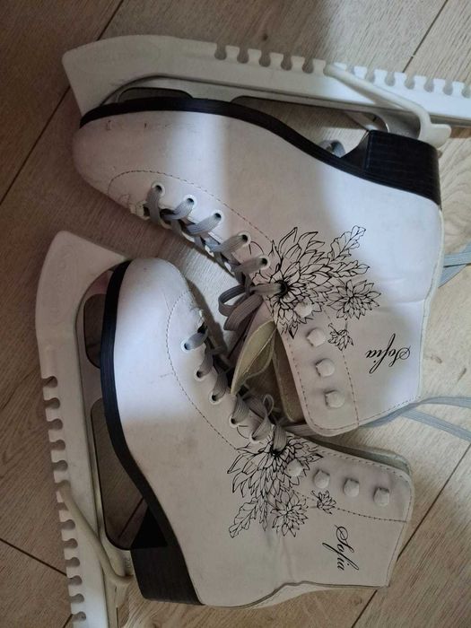 Б/у коньки продам р. 36