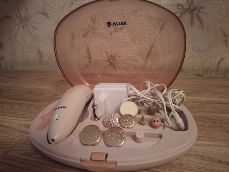 Набор для маникюра Vitek VT- 2204 PK