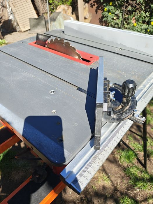 Настолен циркуляр