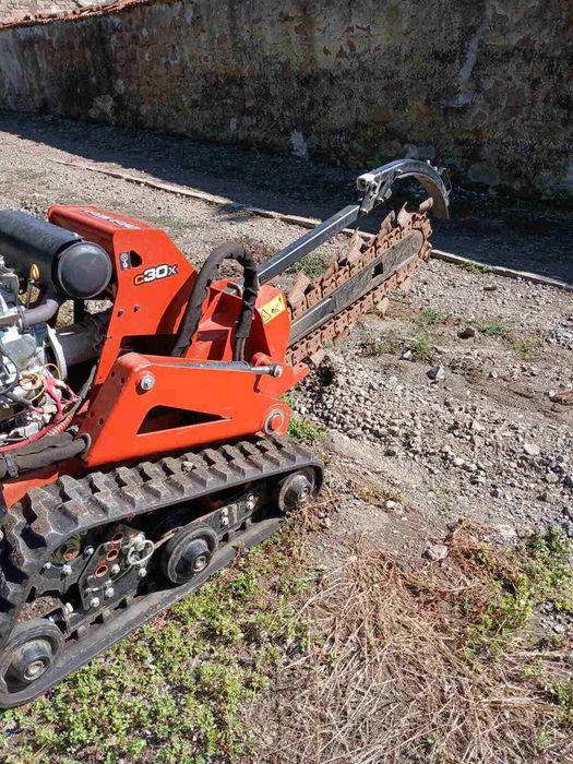 Каналокопател Ditch Witch C30X