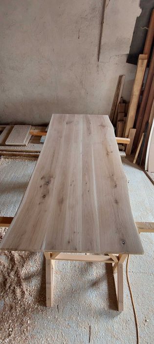 Дъбови плотове и маси