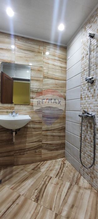 Продава се Тристаен апартамент в Варна, Младост 2 - 73 кв.м за 2096 €/кв.м - Снимка #12