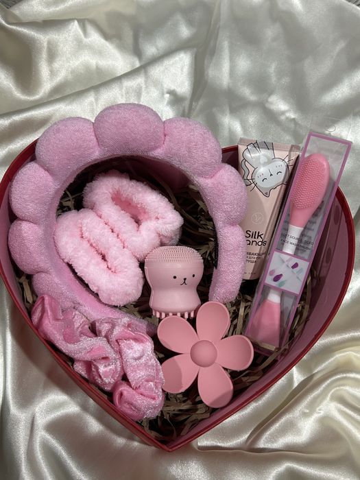 Подарки  боксы наборы 8 марта