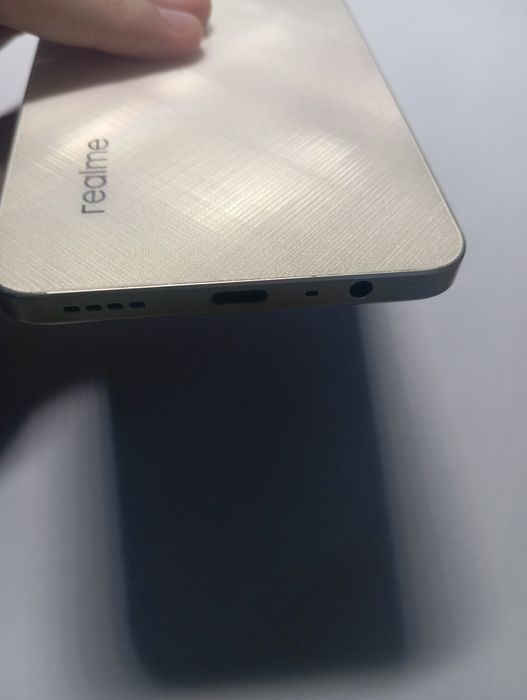 Телефон Реалми С61