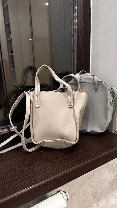 2 сумки бренда  Miniso