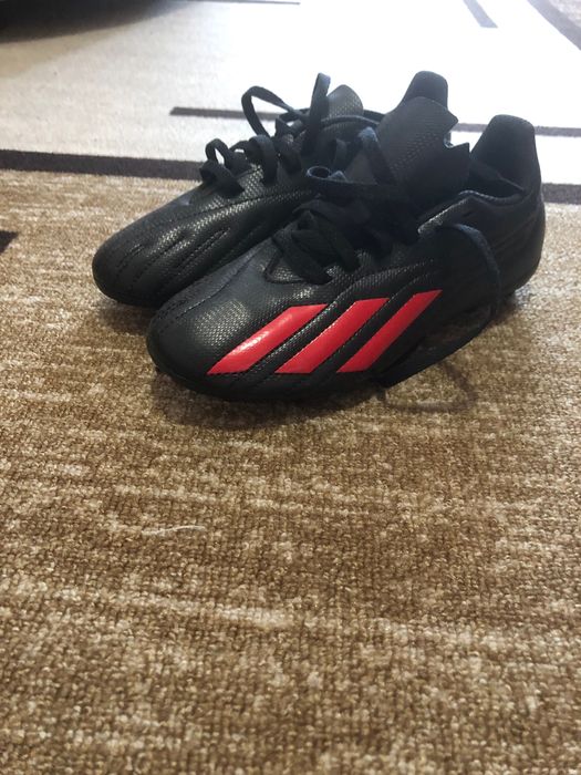 Бутонки за момче