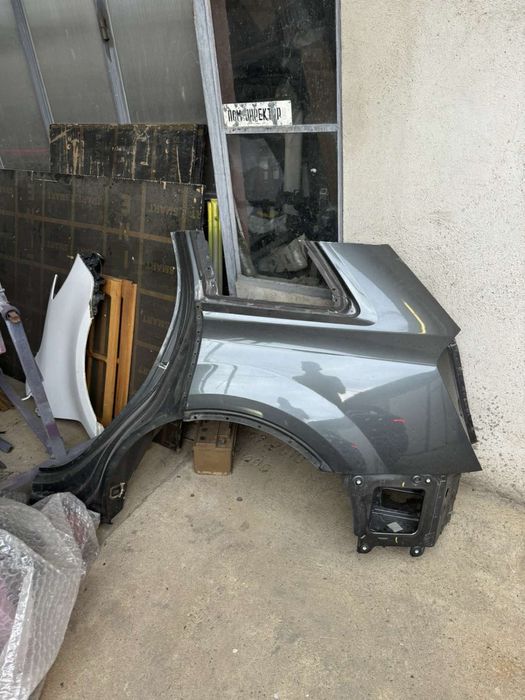 Ляв калник Ауди Q7 2017