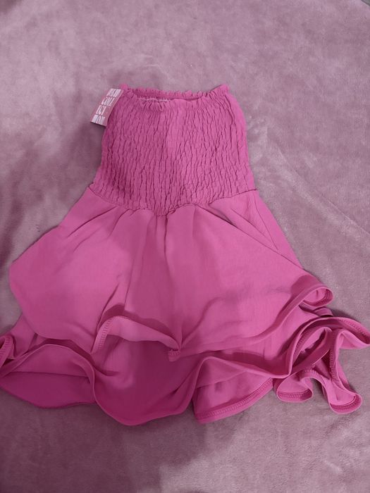 Розова дамска рокля