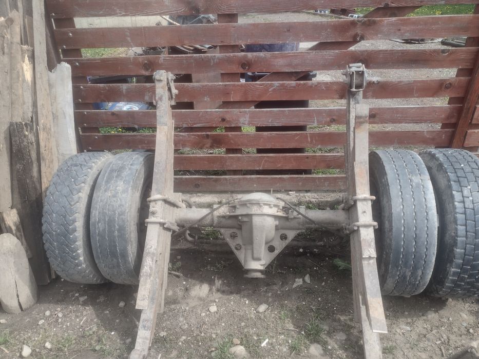 Vand punte IVECO de 7,5 tone cu arcuri si genti