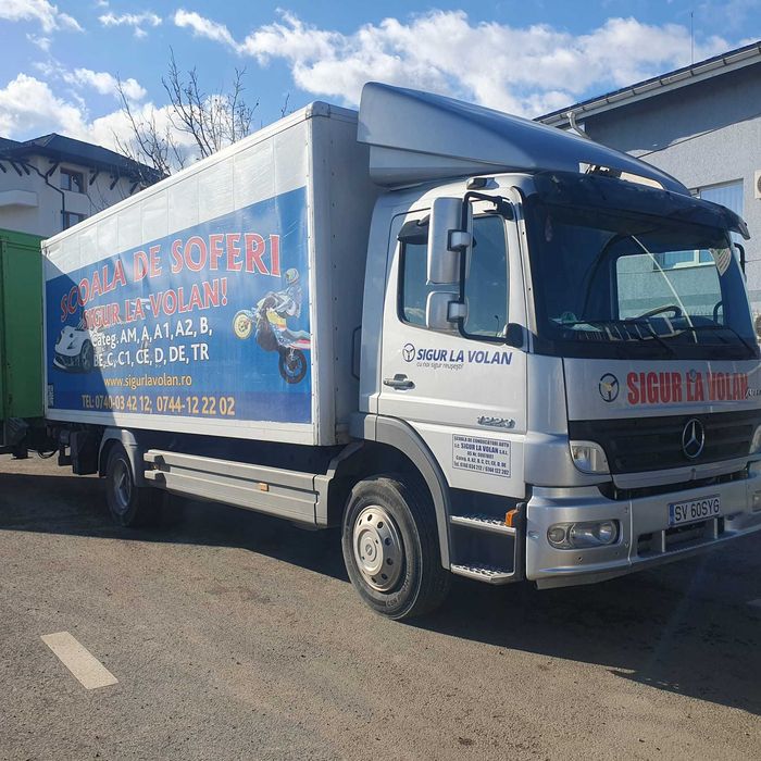 Camioane Mercedes Atego TRANSPORT 13,5 - 15 tone, lift cu remorca