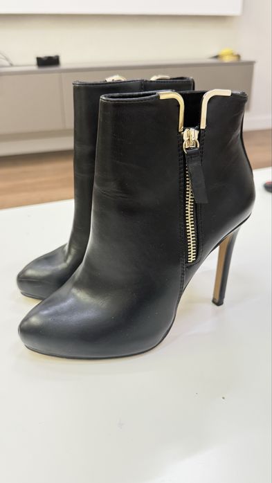 Продам две пары обуви 36 размер