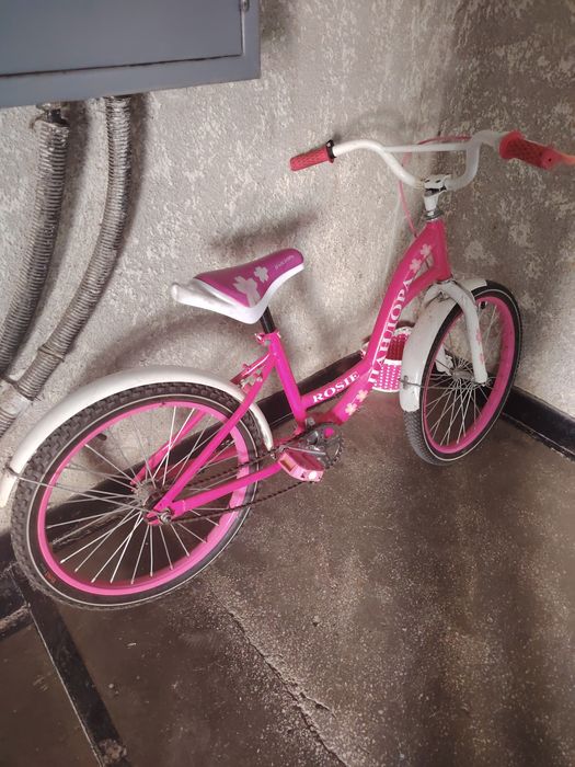 Bicicleta de fete roz