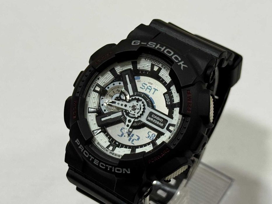 Часовник Casio G-Shock GA-110BW