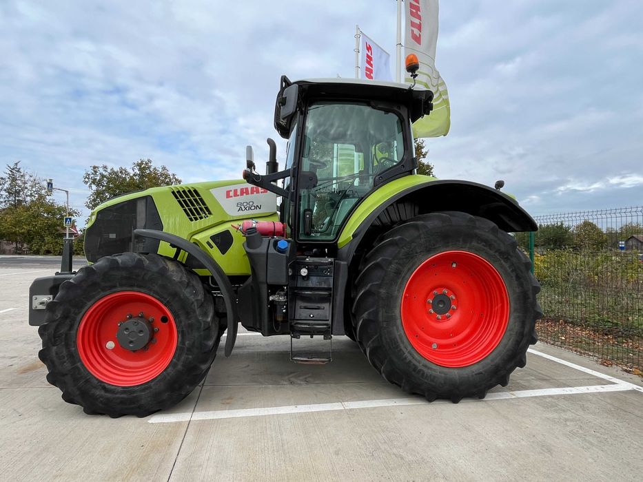 Tractor CLAAS Axion 800