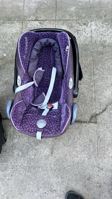 Vand scoica auto bebelusi si Baza Maxi Cosi 0-18 luni prindere in centura