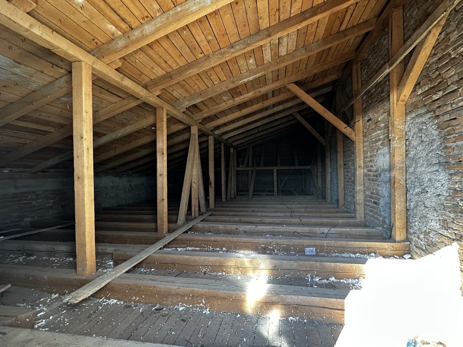 Casa/spatiu comercial  Moldova Noua str Unirii